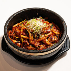 07. 오징어 돌솥 비빔밥 Squid Stone Pot Bibimbap  石锅鱿鱼拌饭